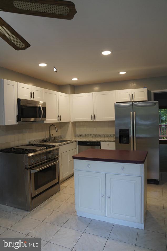 8139 Inverness Ridge Road Potomac, MD 20854 - Photo 6 of 32