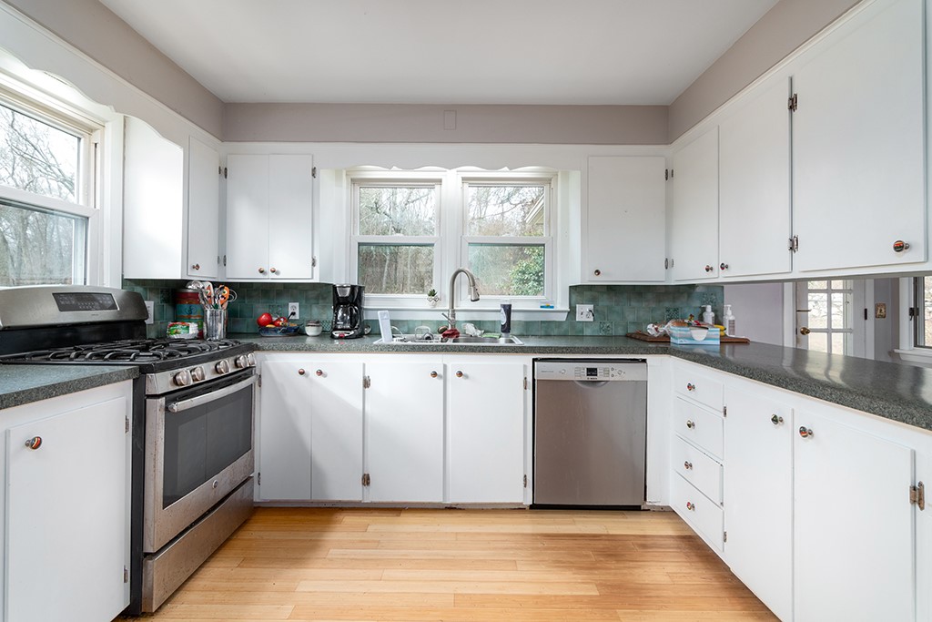 982 Wordens Pond Road South Kingstown, RI 02879 - Photo 13 of 27