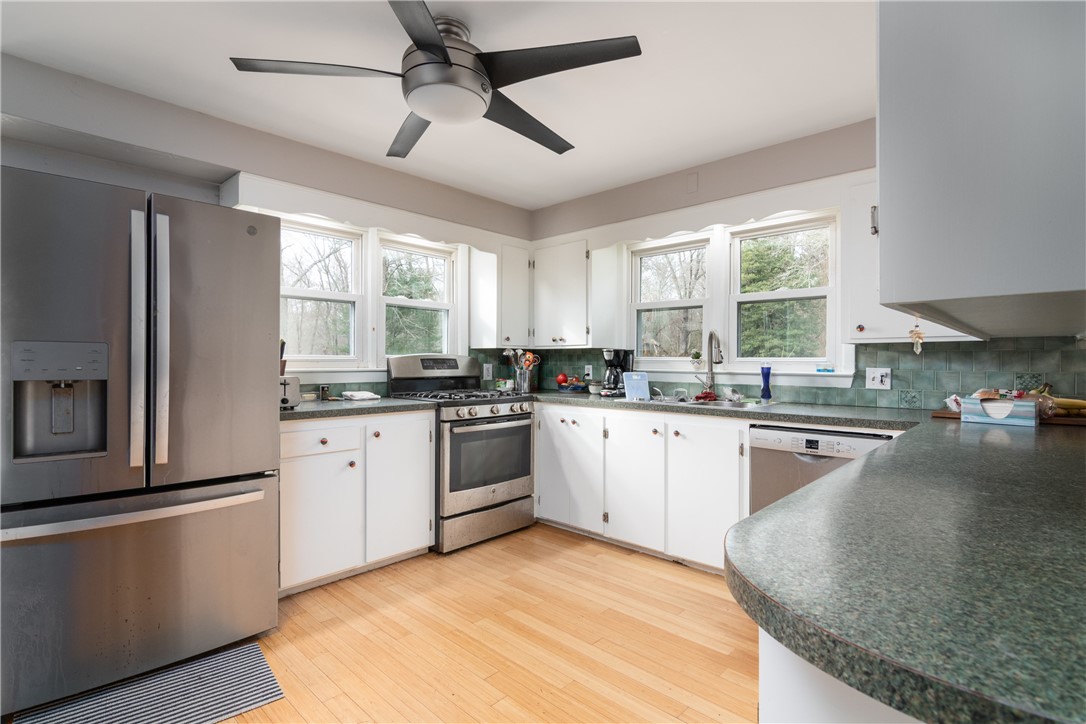 982 Wordens Pond Road South Kingstown, RI 02879 - Photo 14 of 27