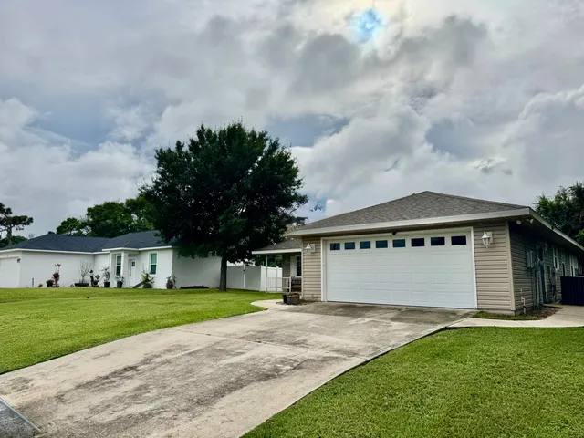 $299,000 | 1521 Lancia Avenue, Sebring, FL 33872