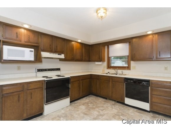 3817 Thrush Lane Springfield, IL 62707 - Photo 5 of 15