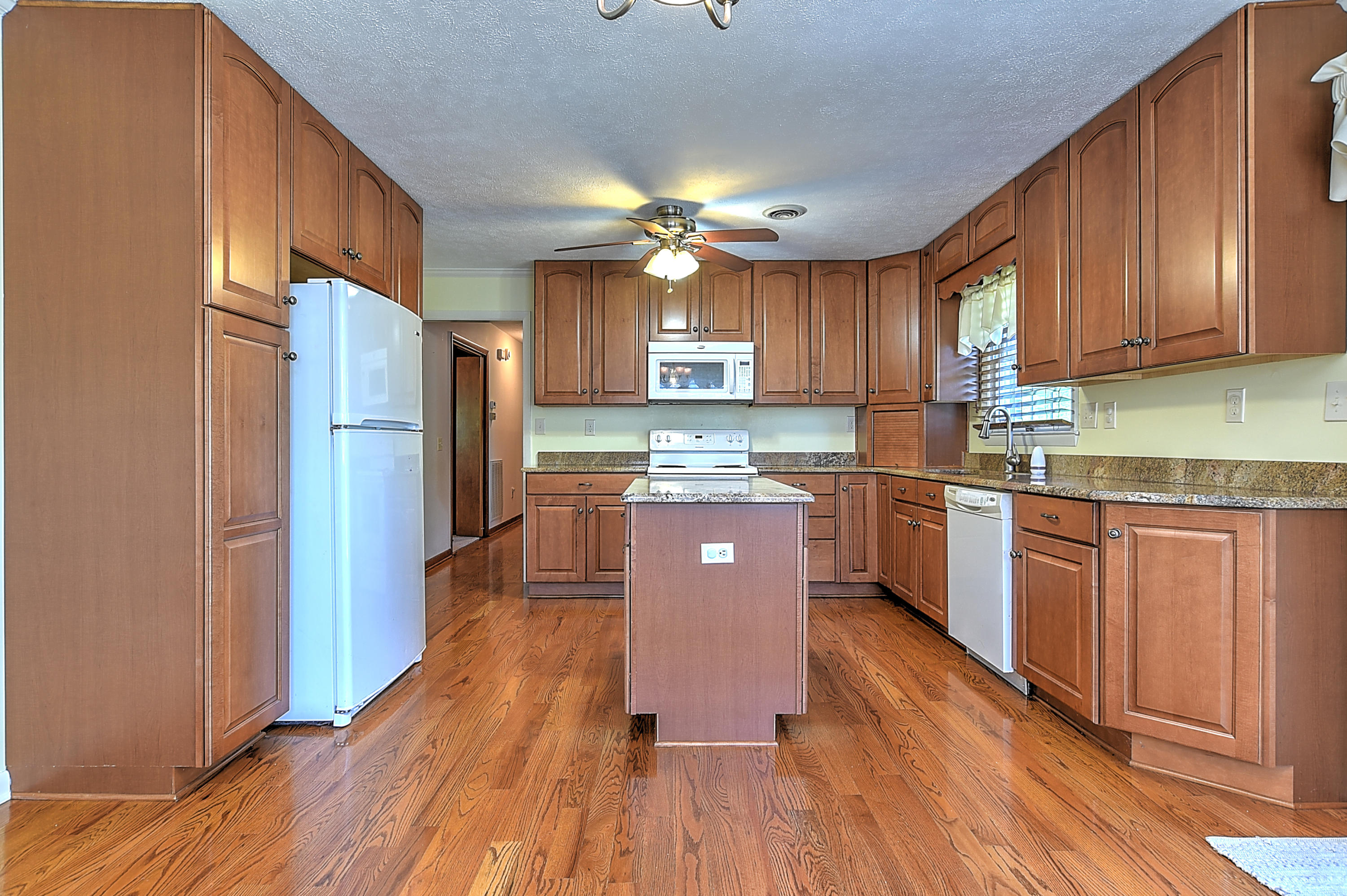 637 Foothills Road Kingsport, TN 37663 - Photo 11 of 35 foothills_-15