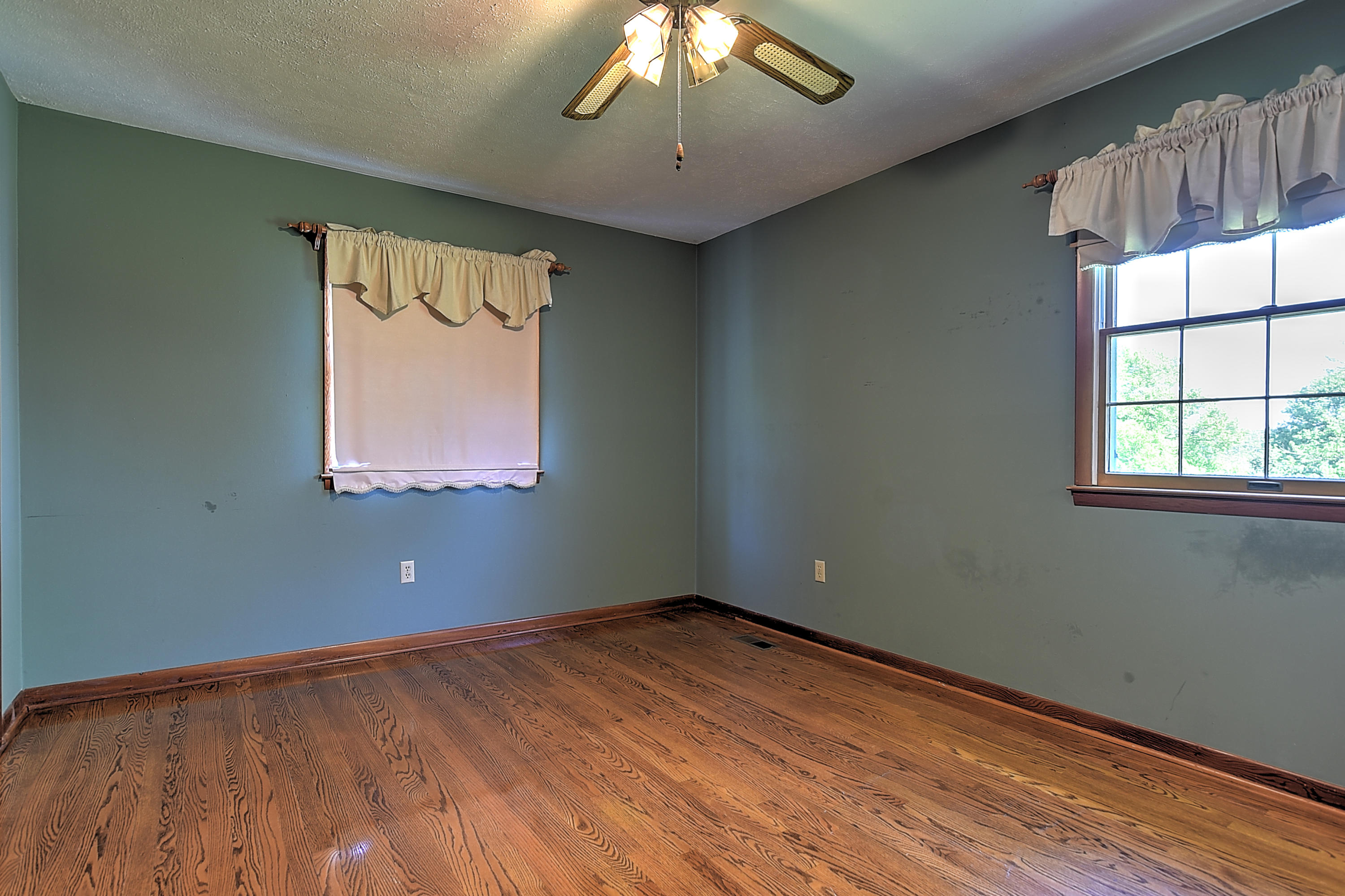 637 Foothills Road Kingsport, TN 37663 - Photo 17 of 35 foothills_-24