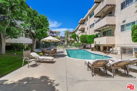 $565,000 | 5353 Yarmouth Avenue, Unit 105, Encino, CA 91316