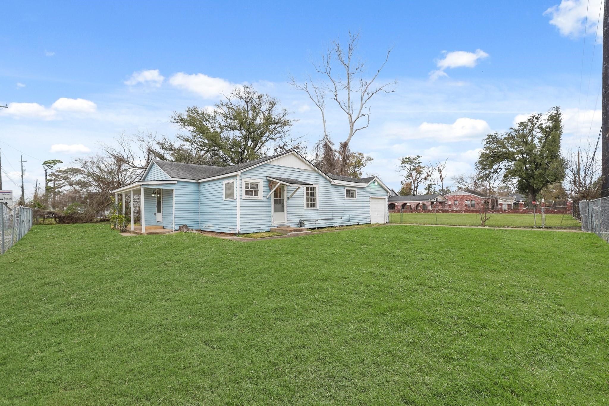 7502 Ley Road Houston, TX 77028 - Photo 3 of 24