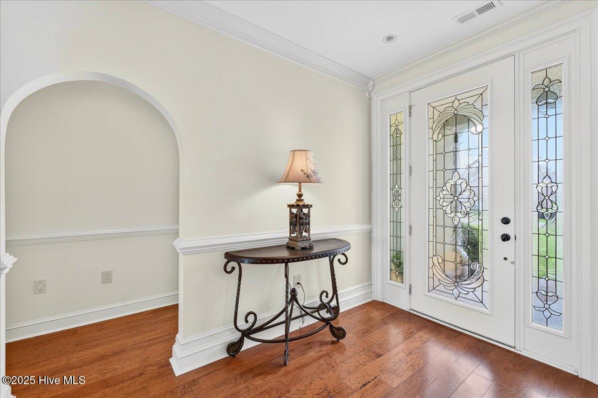 1019 Ridgewood Drive North Myrtle Beach, SC 29582 - Photo 8 of 49 Foyer