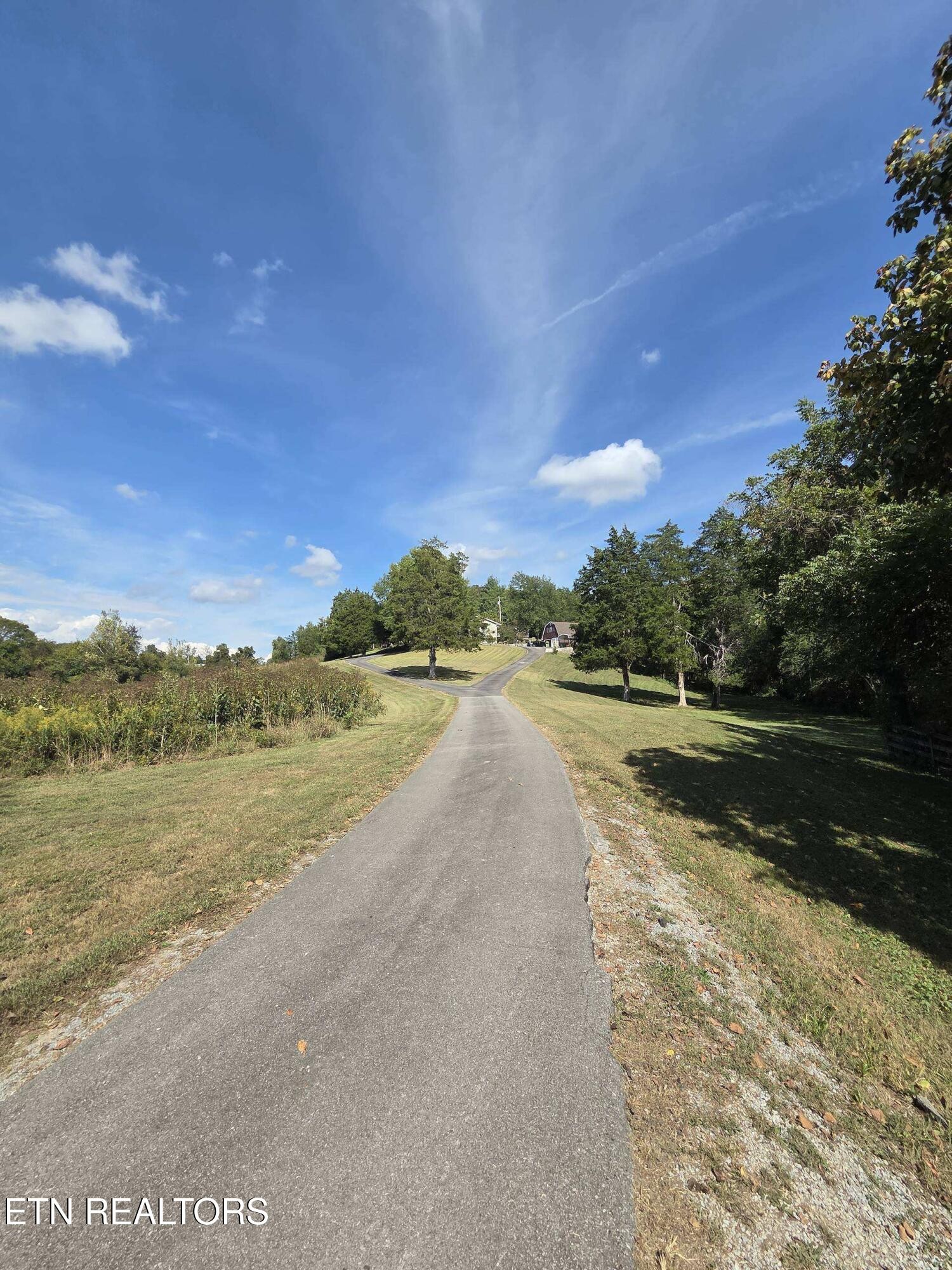 572 Mountain Road Clinton, TN 37716 - Photo 7 of 41 Gallery Image 7