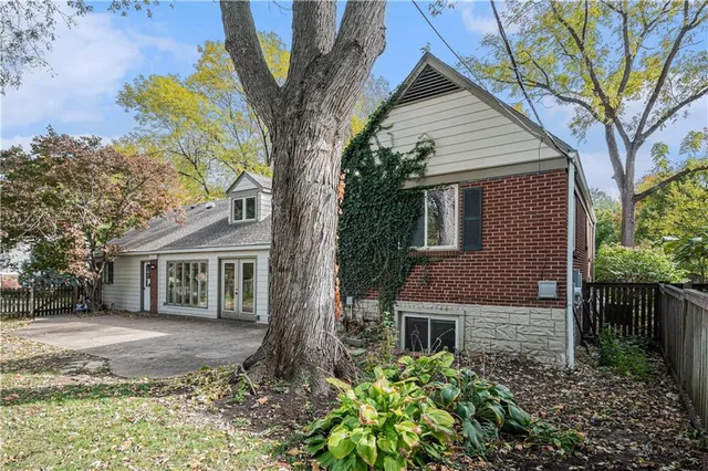 $595,000 | 4304 Brookridge Drive, Fairway, KS 66205