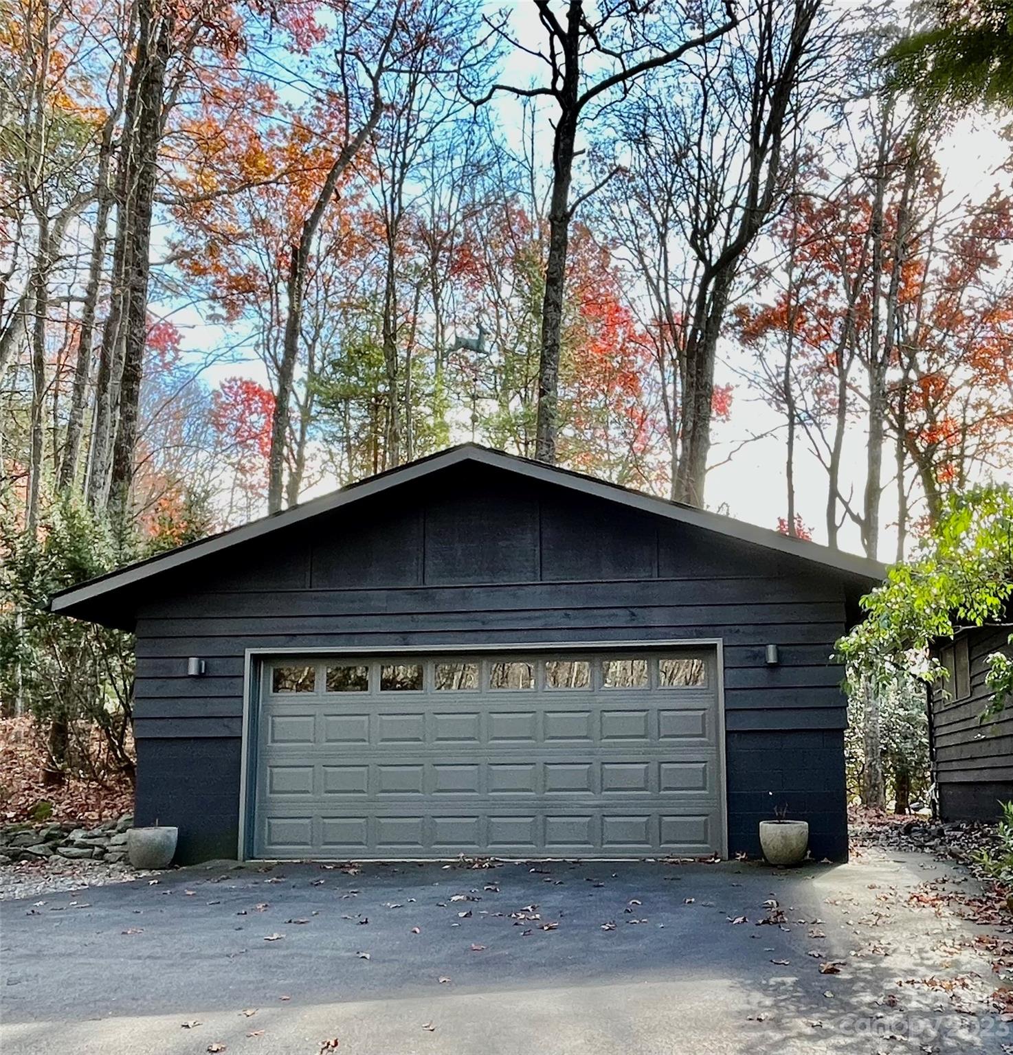 904 Cardinal Road Brevard, NC 28712 - Photo 3 of 15 Gallery Image 3