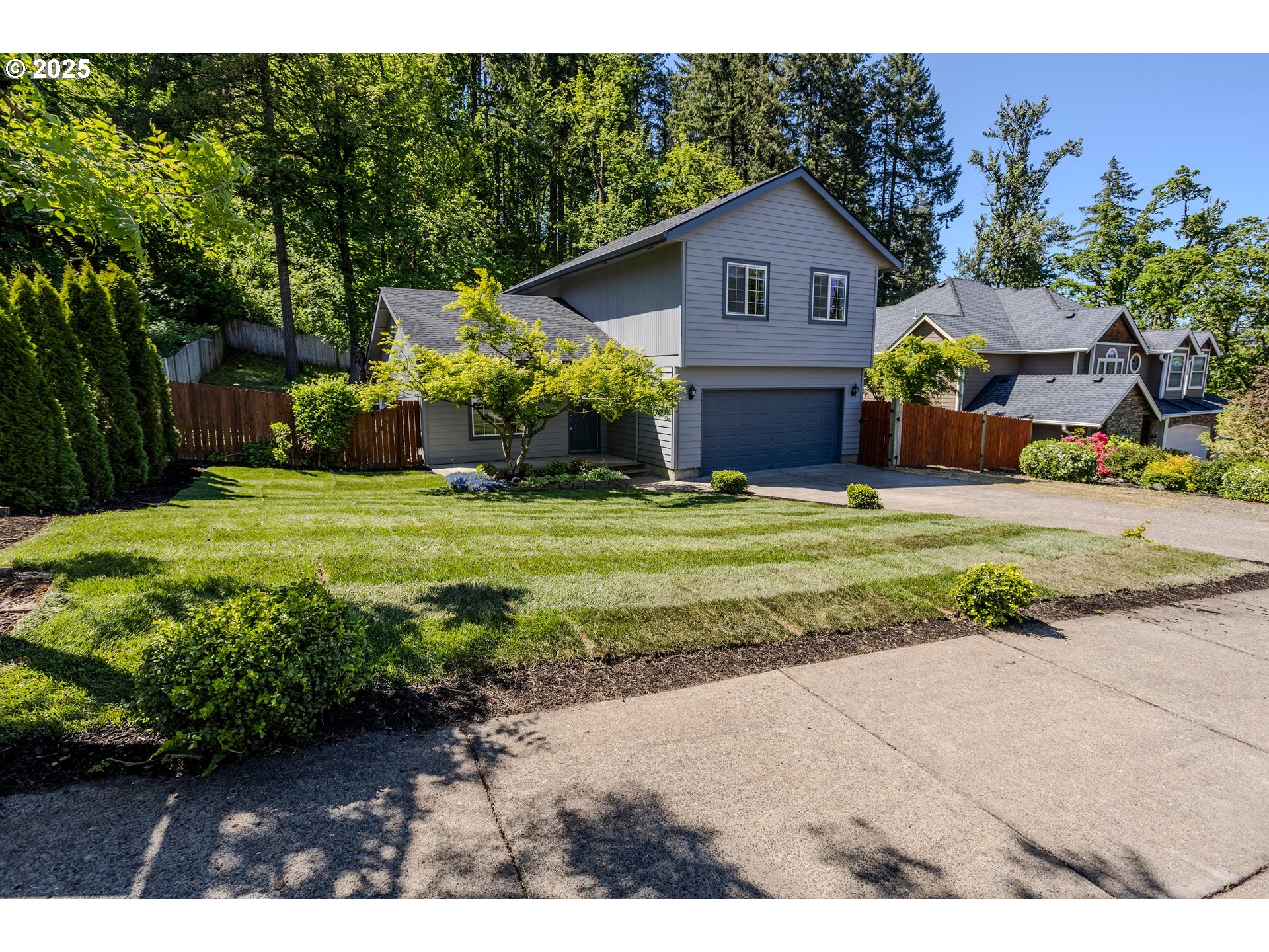 572 South 67th Street Springfield, OR 97478 - Photo 2 of 30 Front Yard
