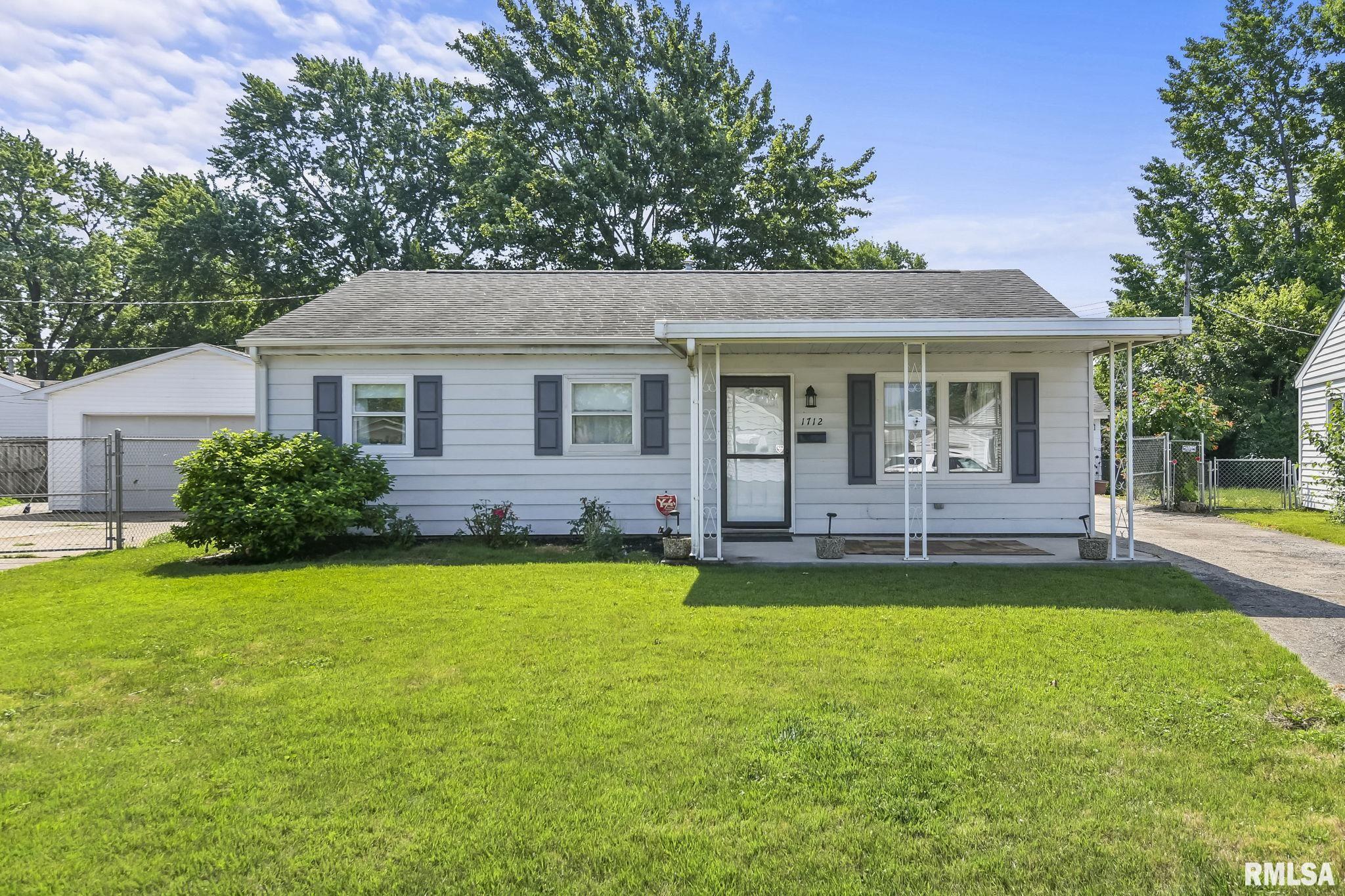 1712 Albert Street Springfield, IL 62702 - Photo 3 of 28