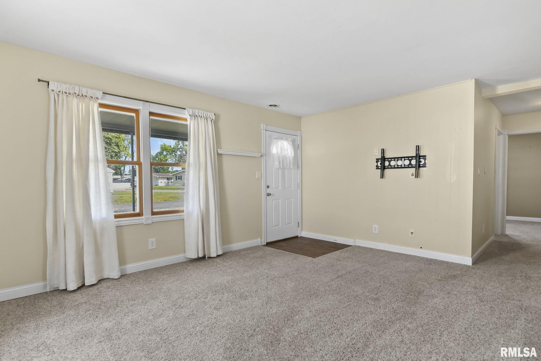 1712 Albert Street Springfield, IL 62702 - Photo 5 of 28