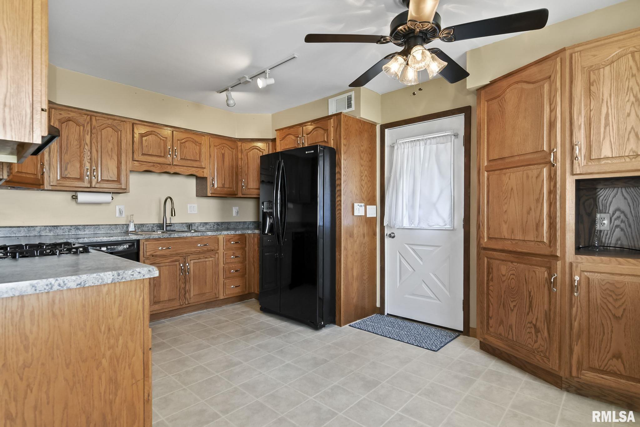 1712 Albert Street Springfield, IL 62702 - Photo 9 of 28