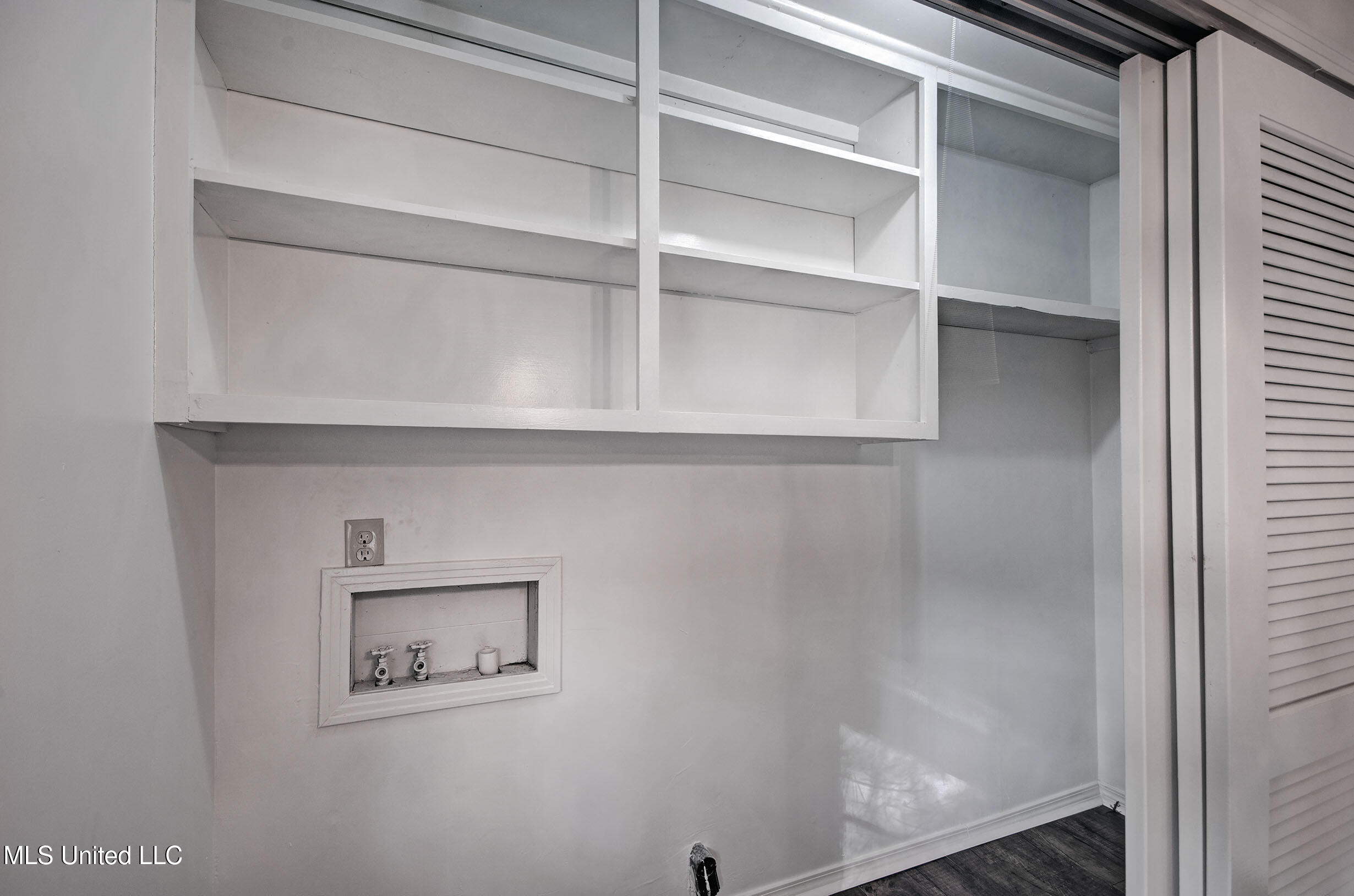 1951 Aztec Drive Jackson, MS 39211 - Photo 9 of 31 Laundry