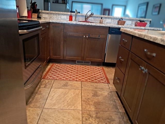 178 Elliott Lane Oregon, WI 53575 - Photo 11 of 18