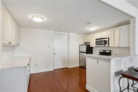 $230,000 | 1205 St Charles Avenue, Unit 803, New Orleans, LA 70130