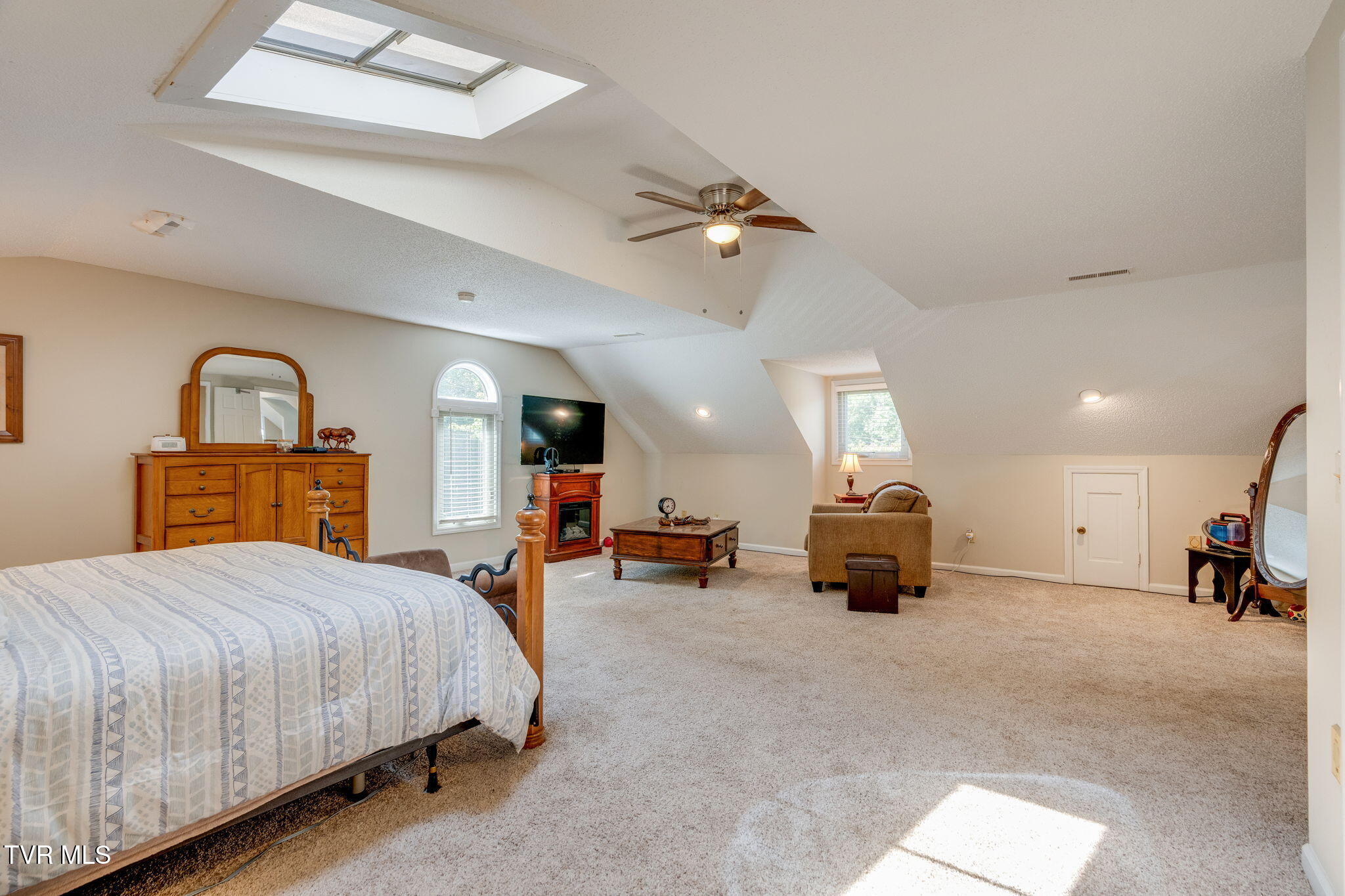 206 Spring Valley Road Unicoi, TN 37692 - Photo 28 of 53 Primary Bedroom