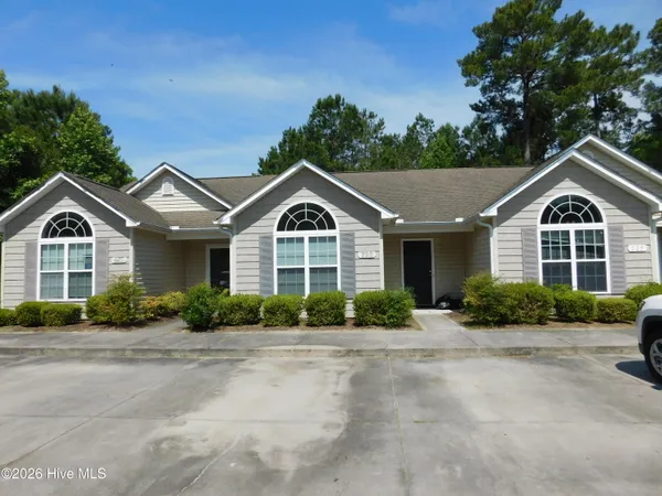 $1,200 | 223 Church Hill Court, Unit 223, New Bern, NC 28562