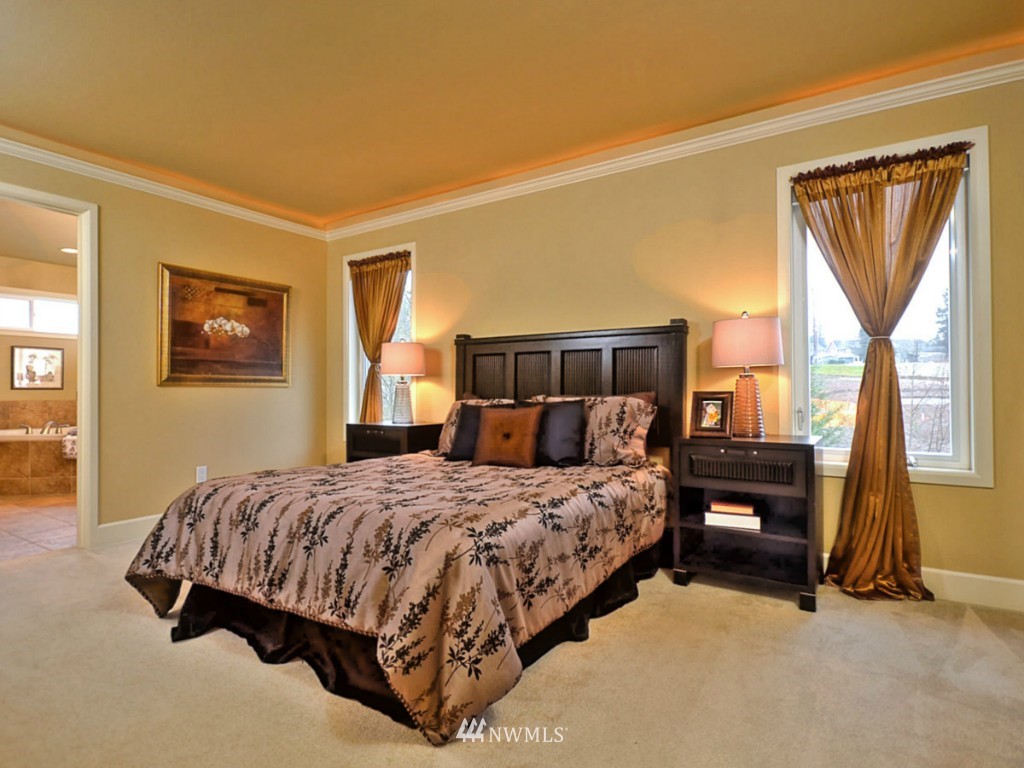 5403 Northeast 17th Street Renton, WA 98059 - Photo 8 of 15