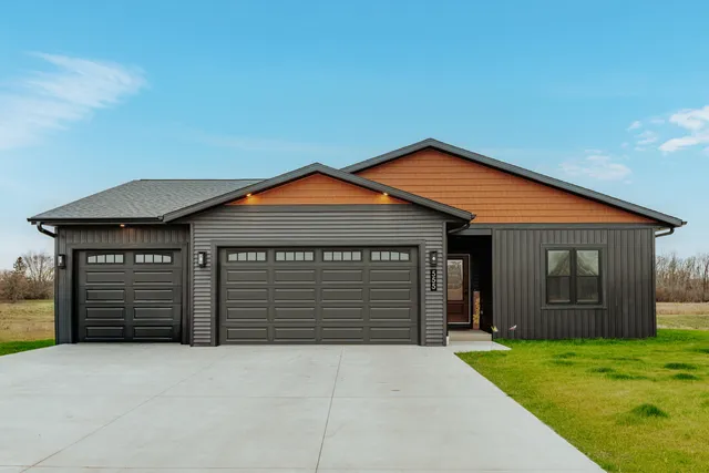 $589,900 | 555 Lake Breeze Lane, Random Lake, WI 53075