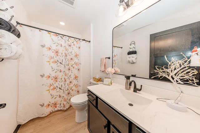 $589,900 | 555 Lake Breeze Lane, Random Lake, WI 53075