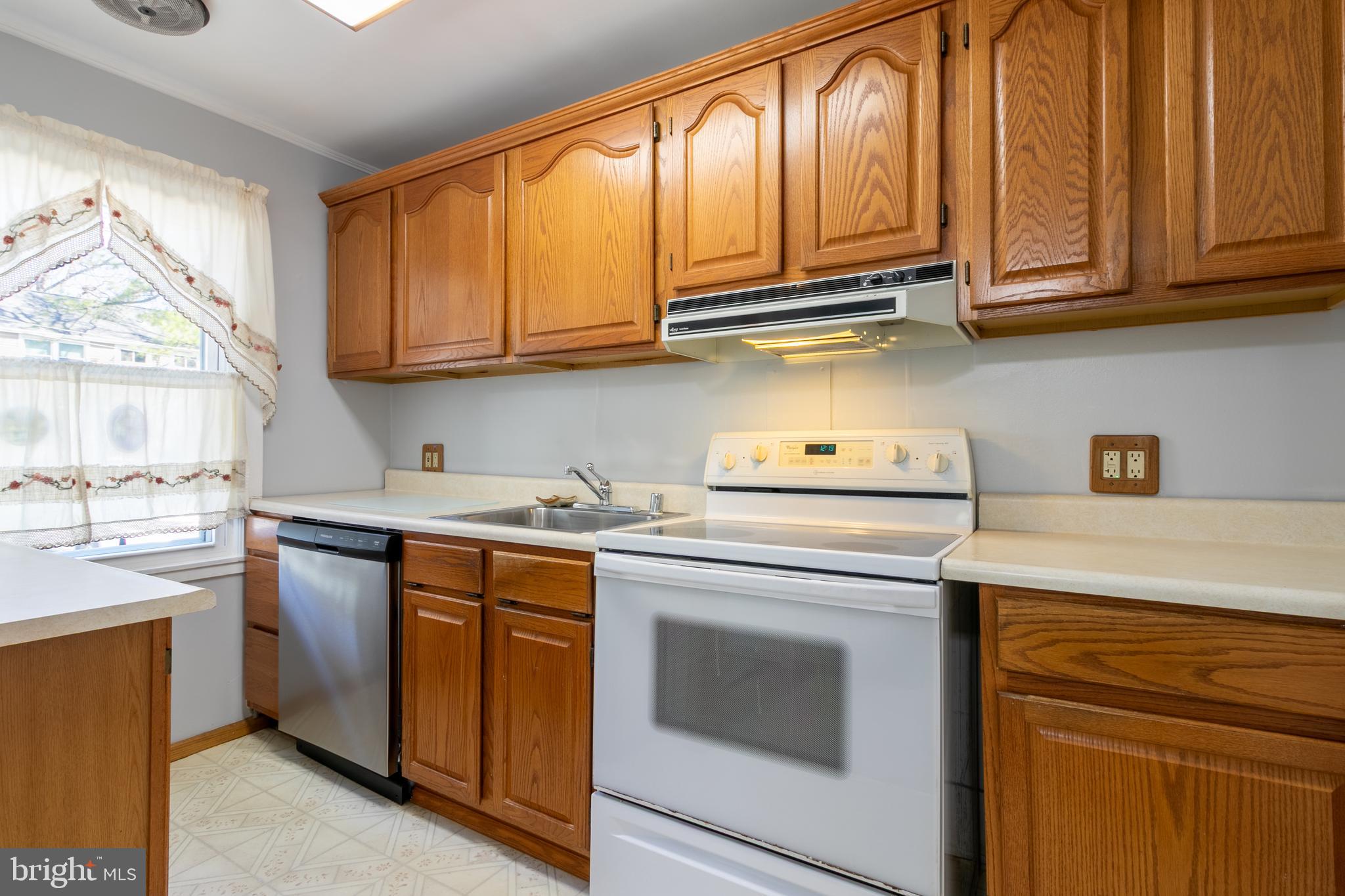 51 Ridge Road Greenbelt, MD 20770 - Photo 10 of 20 Gallery Image 10