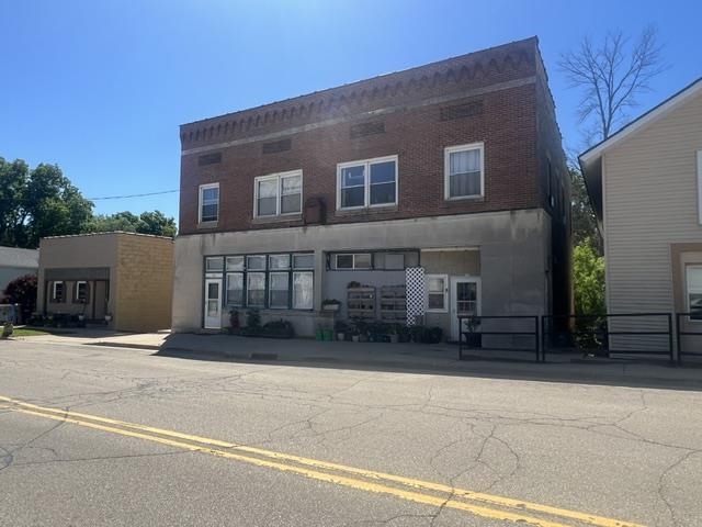 537 South Main Street Fall River, WI 53932 - Photo 3 of 36