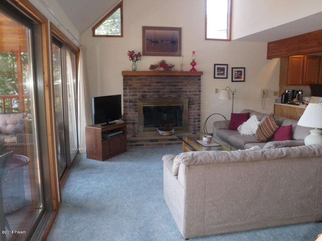 127 Rabbit Run Milford, PA 18337 - Photo 5 of 26 Gallery Image 5