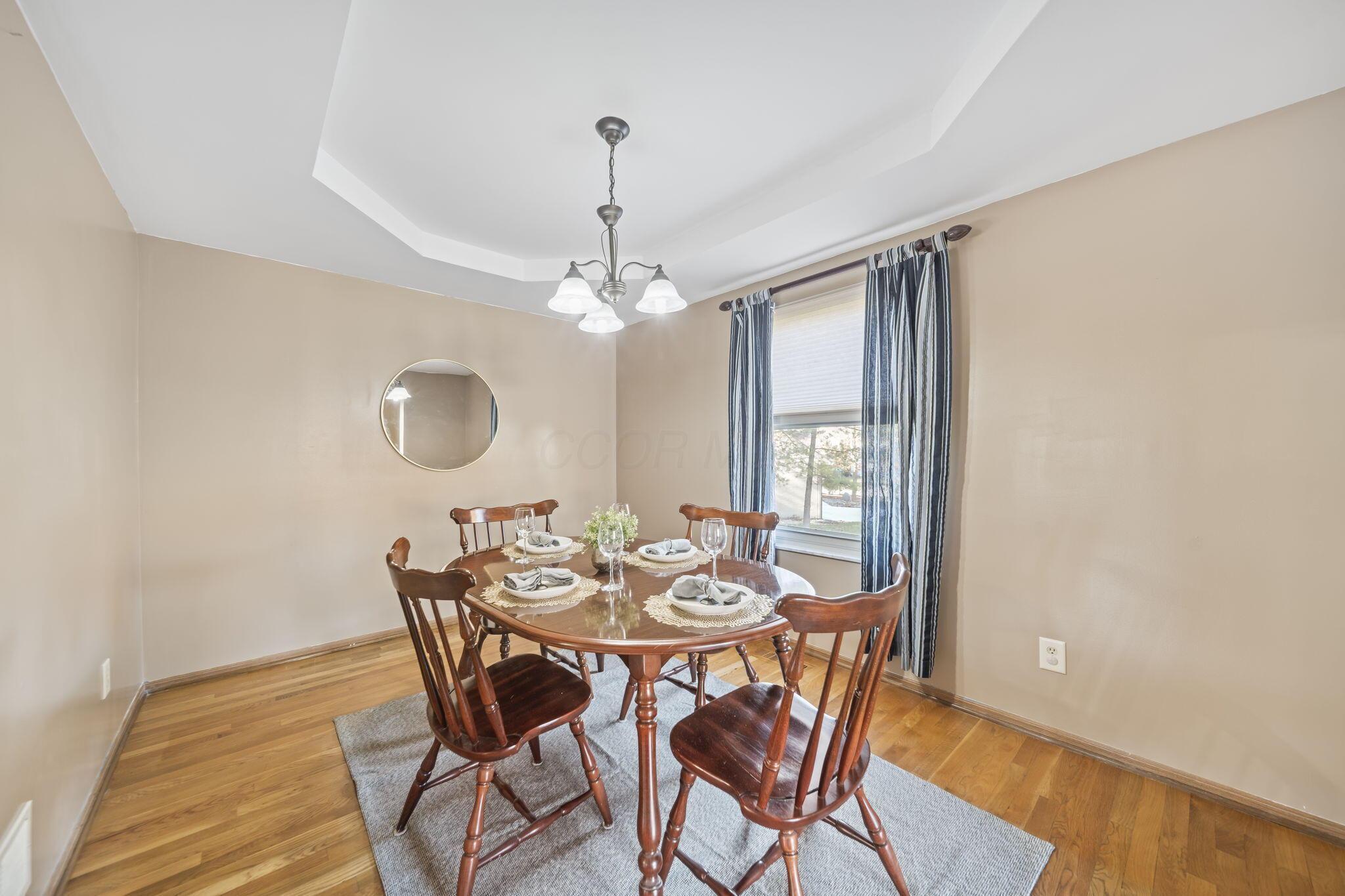 261 Fox Ridge Circle Powell, OH 43065 - Photo 11 of 67 Dining Room