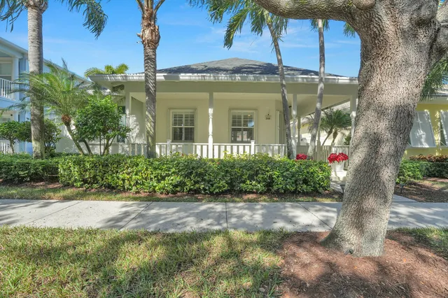 $989,000 | 2688 East Community Drive, Jupiter, FL 33458