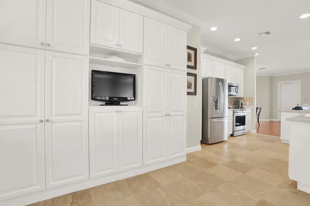 $989,000 | 2688 East Community Drive, Jupiter, FL 33458