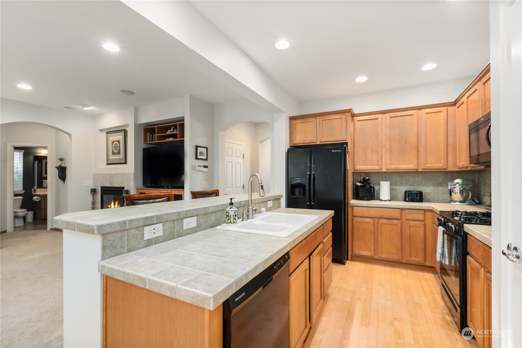8634 Northeast 201st Place Bothell, WA 98011 - Photo 9 of 40 Gallery Image 9