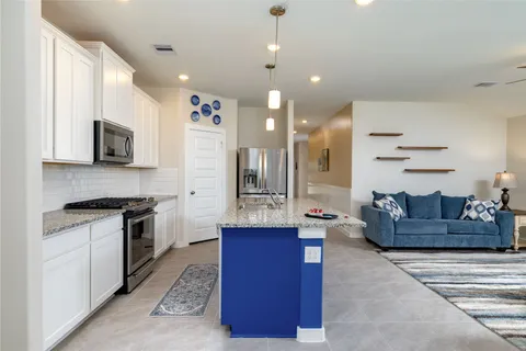 $325,000 | 4910 Bottlebrush Drive, Pearland, TX 77584