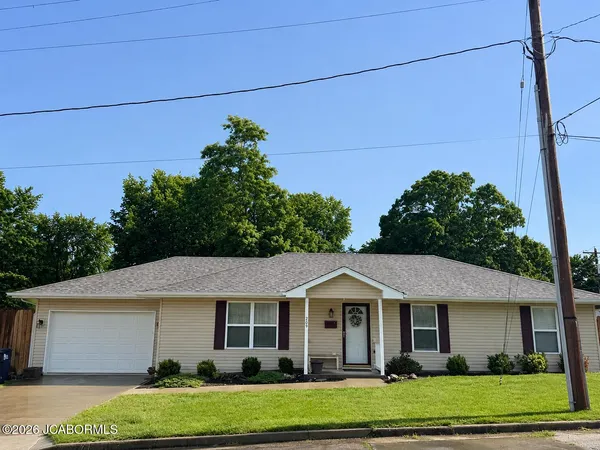 $219,900 | 205 Maple Avenue, California, MO 65018