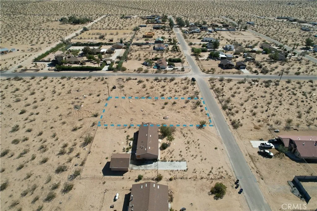 63480 Walpi Joshua Tree, CA 92252 - Photo 5 of 13 a bathroom with a sink and a mirror