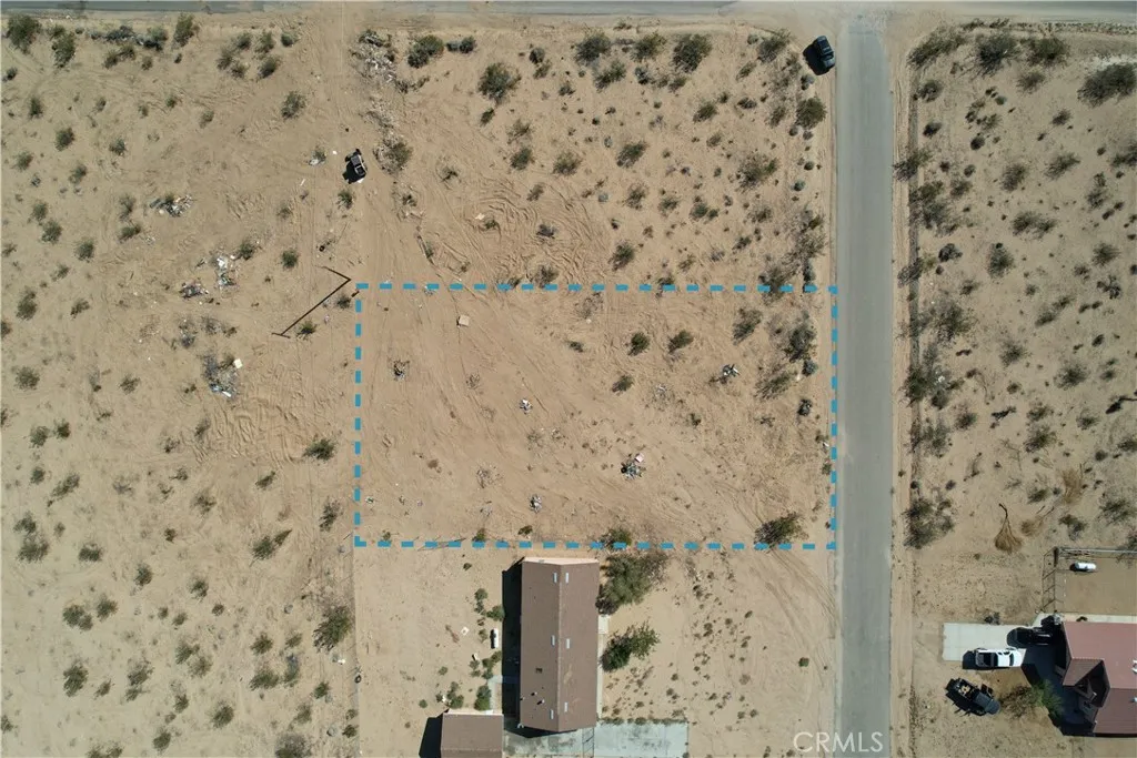 63480 Walpi Joshua Tree, CA 92252 - Photo 6 of 13 a bathroom with a shower