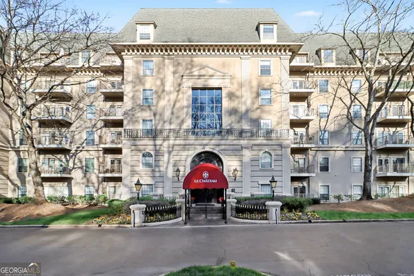 $1,950 | 2865 Lenox Road Northeast, Unit 111, Atlanta, GA 30324