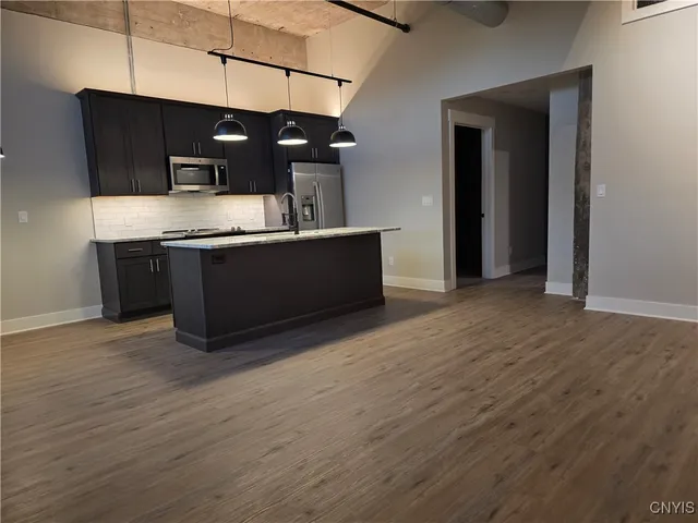 $2,250 | 100 Buckley Road, Salina, NY 13088