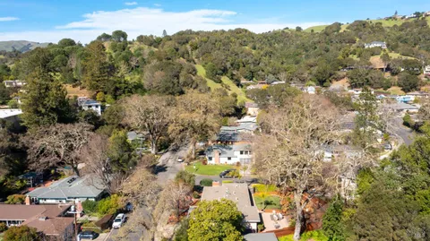 $1,600,000 | 118 Marinda Drive, Fairfax, CA 94930