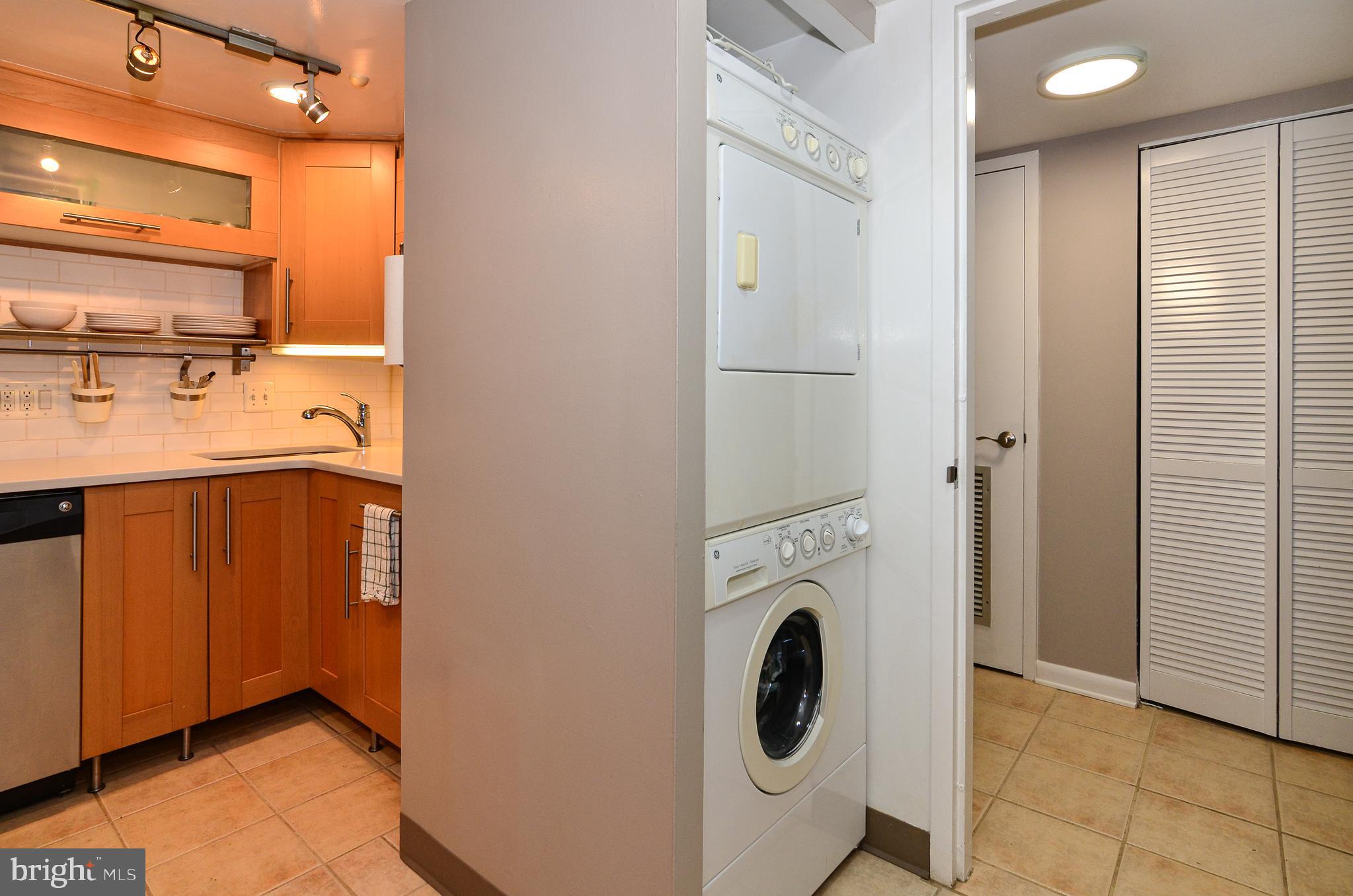 1406 Northgate Square, Unit 1A Reston, VA 20190 - Photo 17 of 38 Washer and Dryer in unit