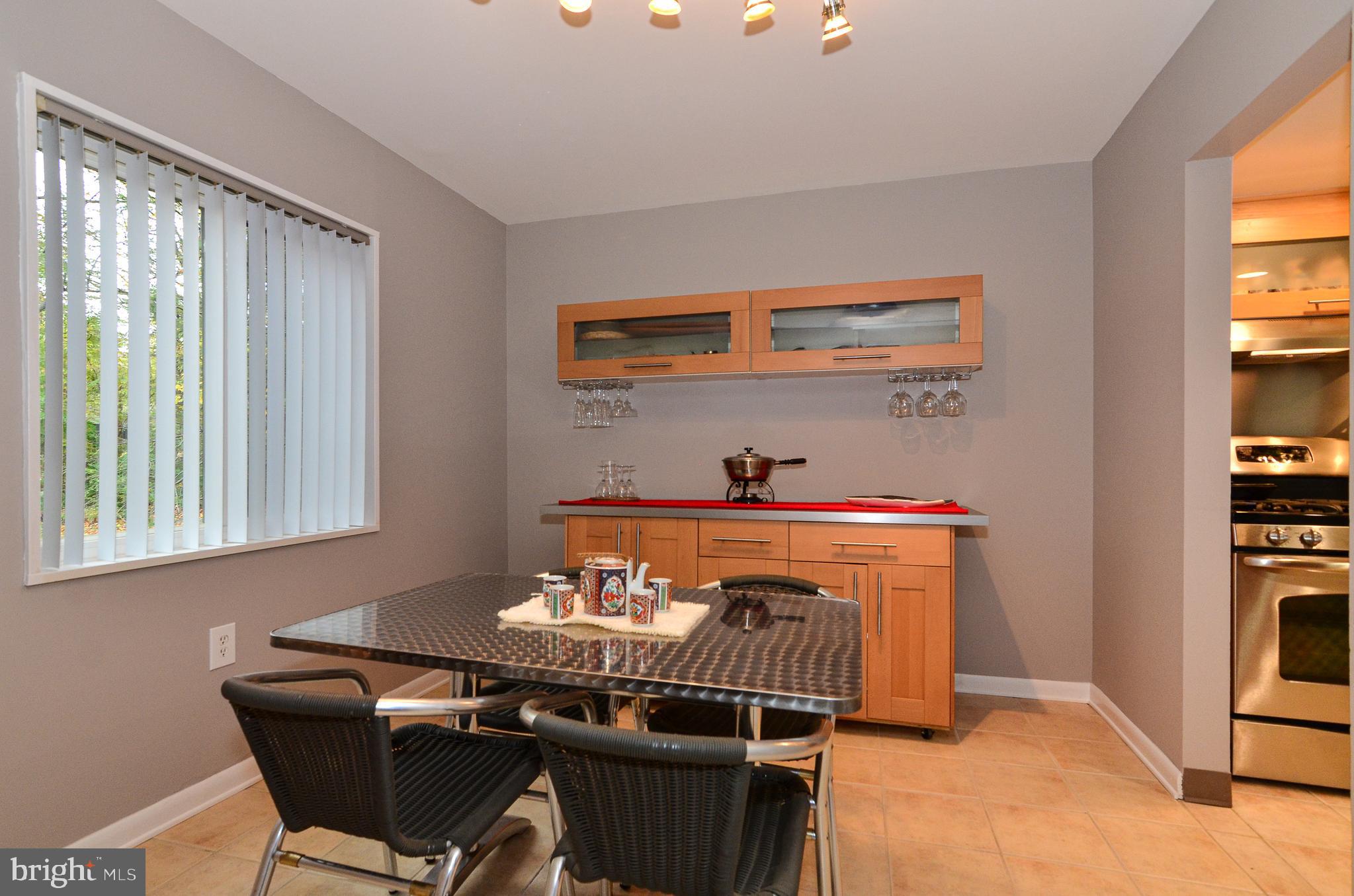 1406 Northgate Square, Unit 1A Reston, VA 20190 - Photo 9 of 38 Dining Room