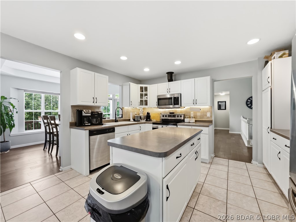 1589 Ridgeview Terrace Osage Beach, MO 65065 - Photo 11 of 60 Kitchen