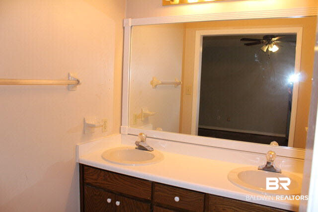 118 Montclair Loop Daphne, AL 36526 - Photo 12 of 20 Master Bath