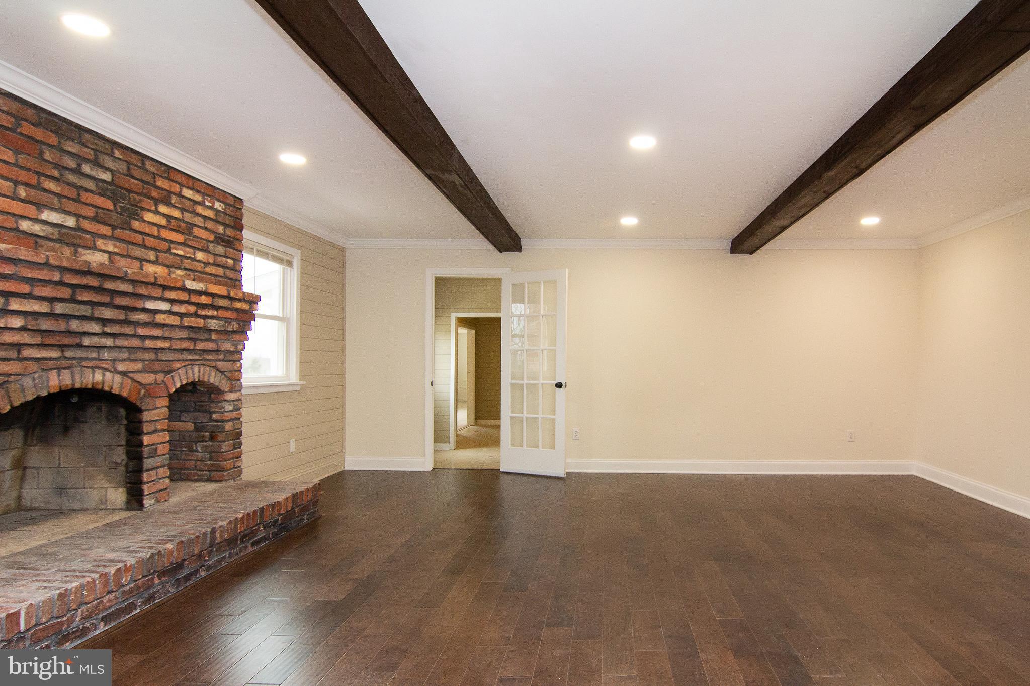 2323 Gillis Road Mount Airy, MD 21771 - Photo 11 of 31 Family Room