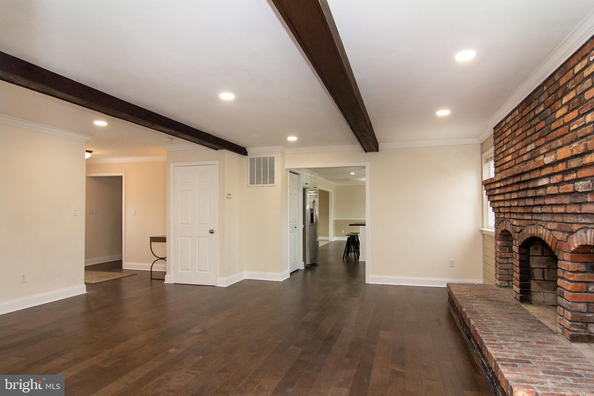 2323 Gillis Road Mount Airy, MD 21771 - Photo 6 of 31 Family Room