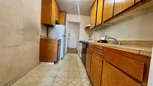 $409,000 | 142-05 Roosevelt Avenue, Unit 611 | Downtown Flushing