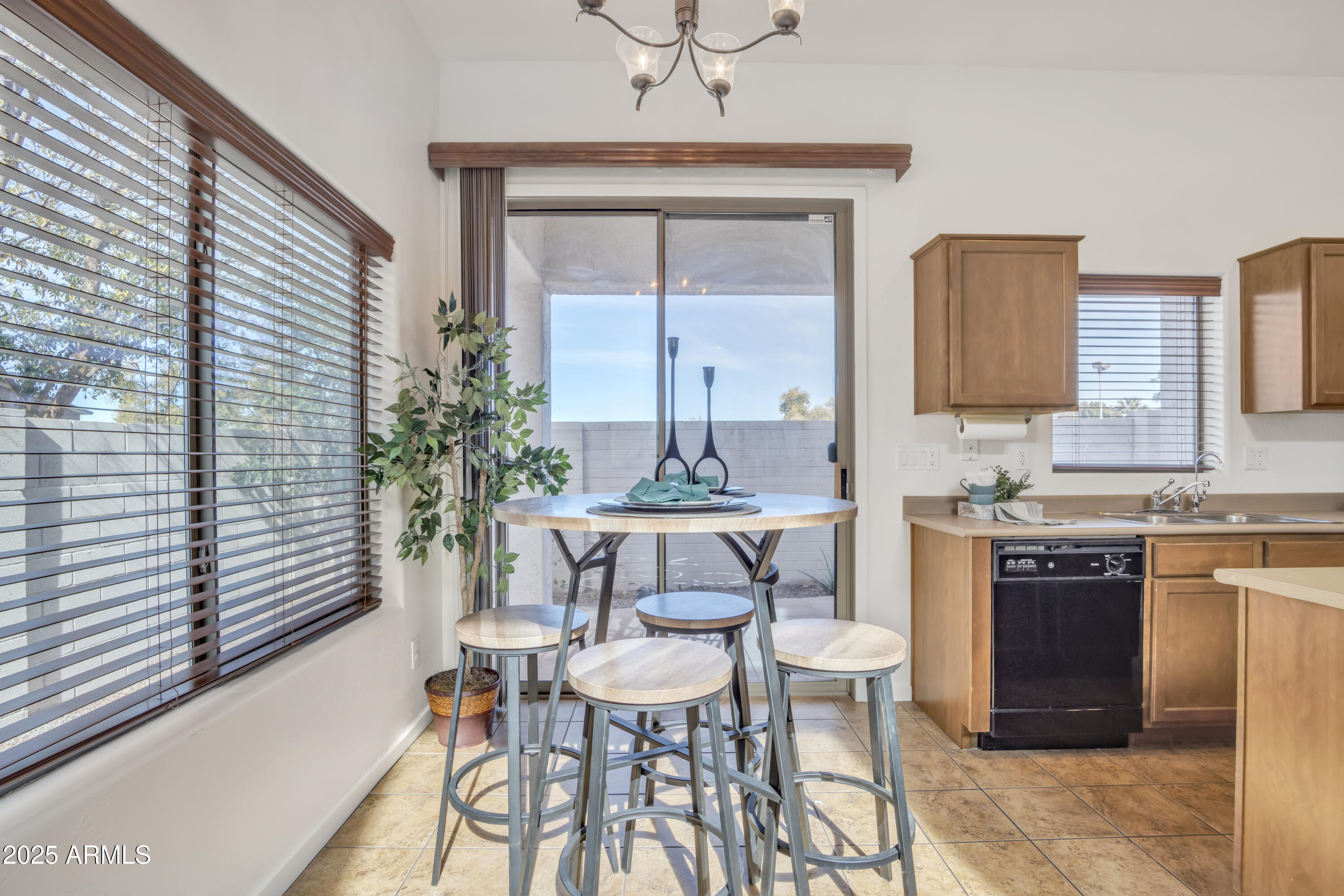 544 North Alma School Road, Unit 9 Mesa, AZ 85201 - Photo 5 of 38 11_031_a4m_nk