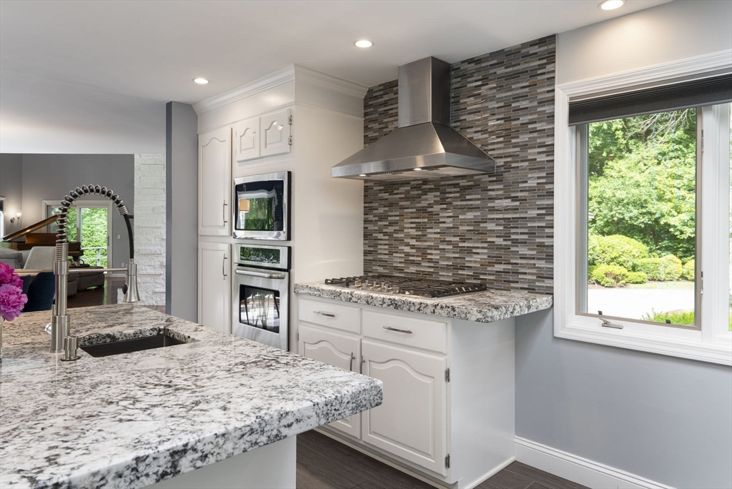 550 Wolf Swamp Road Longmeadow, MA 01106 - Photo 18 of 42