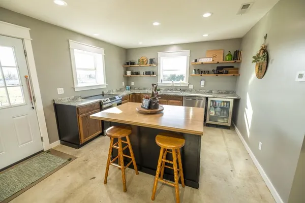 $495,000 | 1164 Northwest 271st Road, Mayview, MO 64071