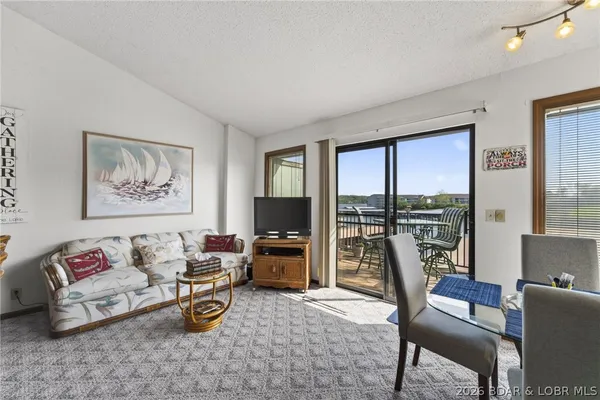 $184,500 | 291 Southwood Shores Place, Unit 3D, Lake Ozark, MO 65049